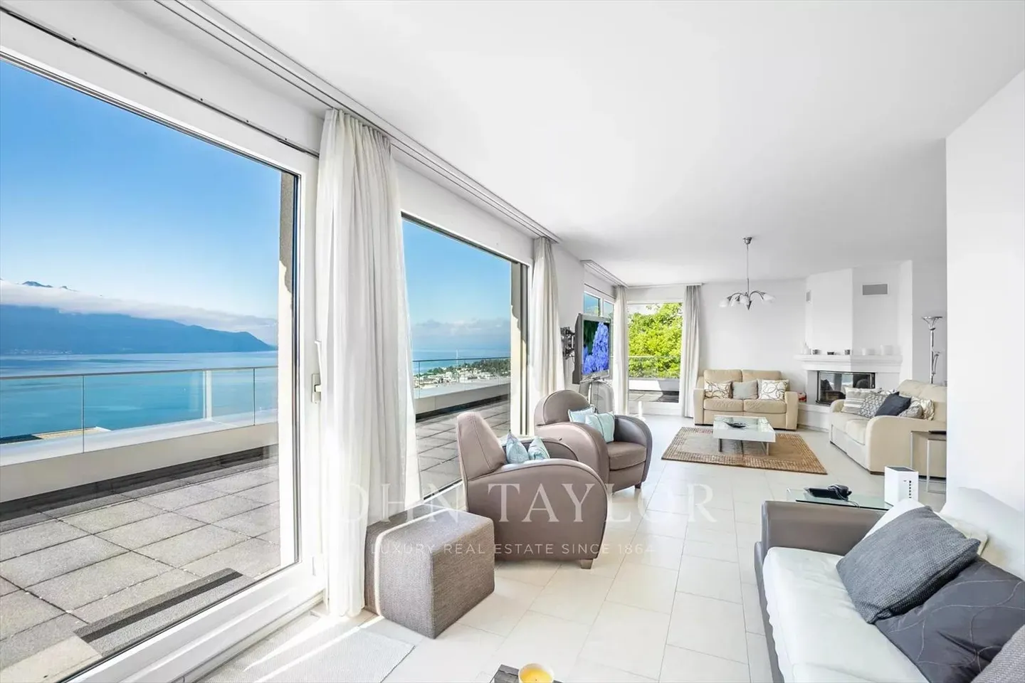 Attico di 180m2 con vista panoramica sul lago - Foto 3 di 8