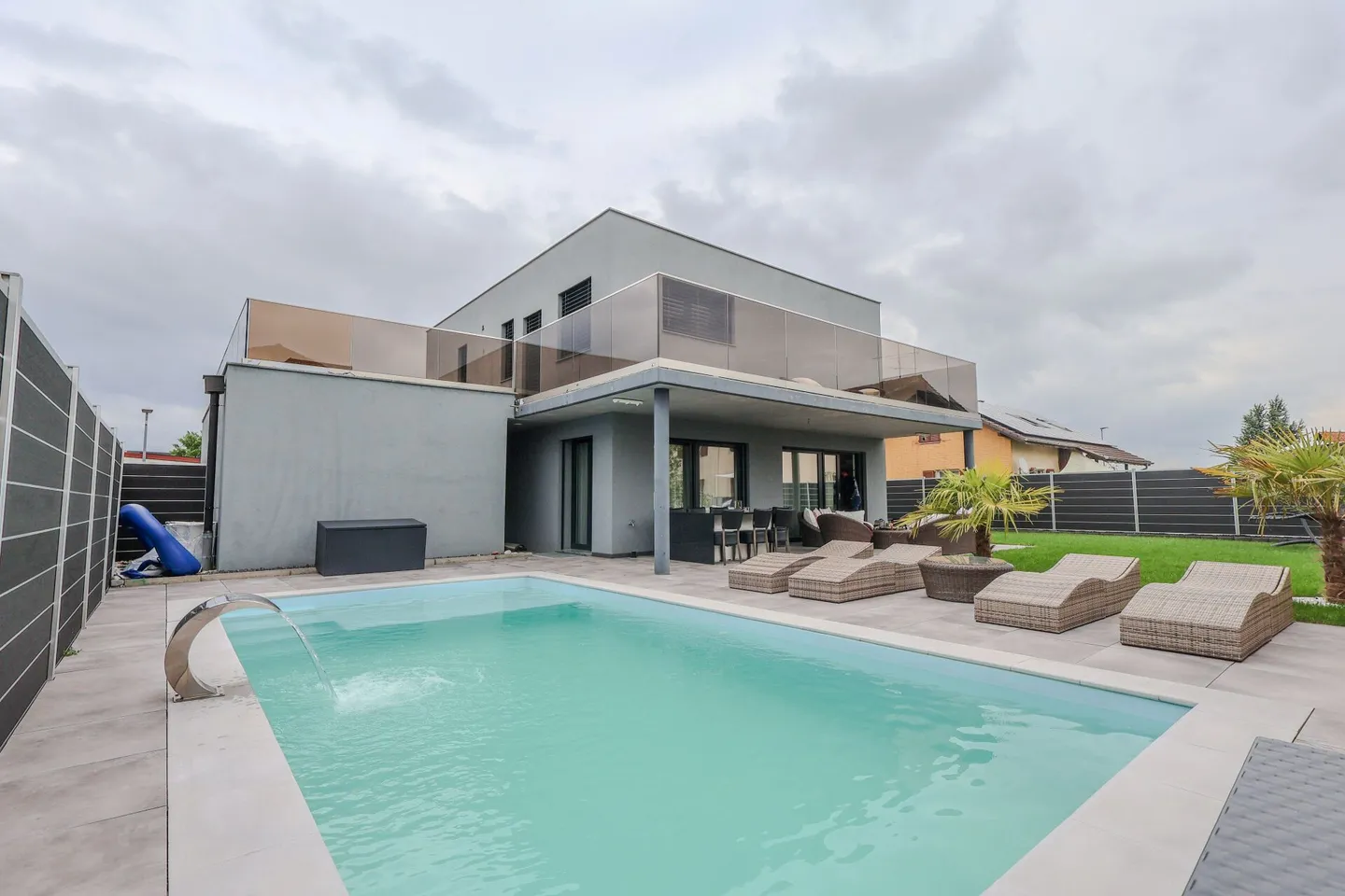 Villa in stile moderno - 4½ camere, piscina riscaldata e terrazza panoramica - Foto 1 di 13