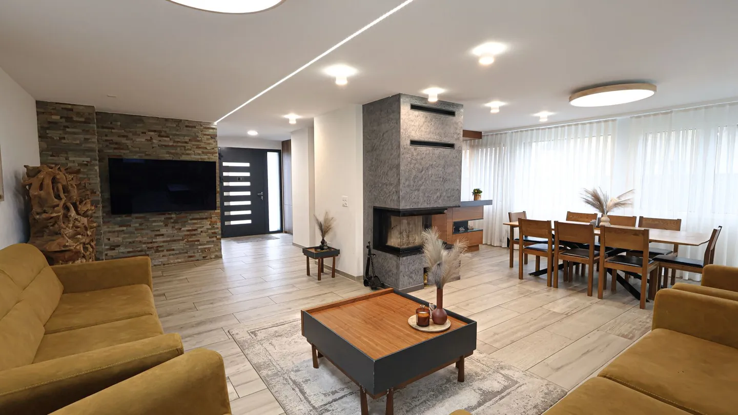 Villa in stile moderno - 4½ camere, piscina riscaldata e terrazza panoramica - Foto 2 di 13