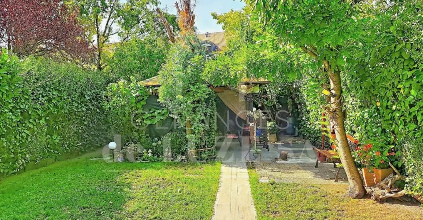 EXKLUSIV? FAMILIENVILLA MIT PRIVATGARTEN - Foto 5 von 11