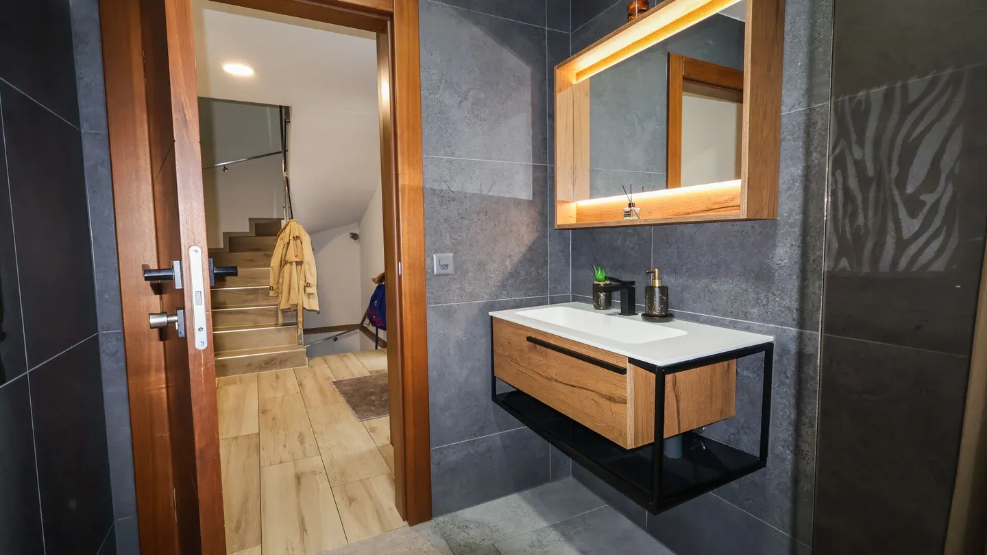 Villa in stile moderno - 4½ camere, piscina riscaldata e terrazza panoramica - Foto 6 di 13