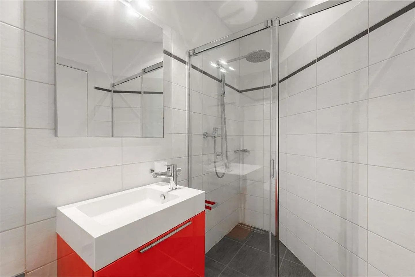Lugano 2.5 Room via Rodari - Photo 12 of 13