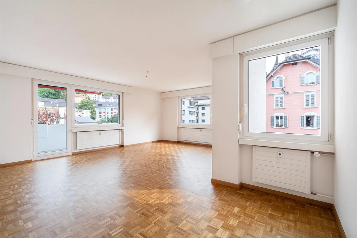 3.5 rooms in a popular location in the Maihof district - Photo 2 of 11