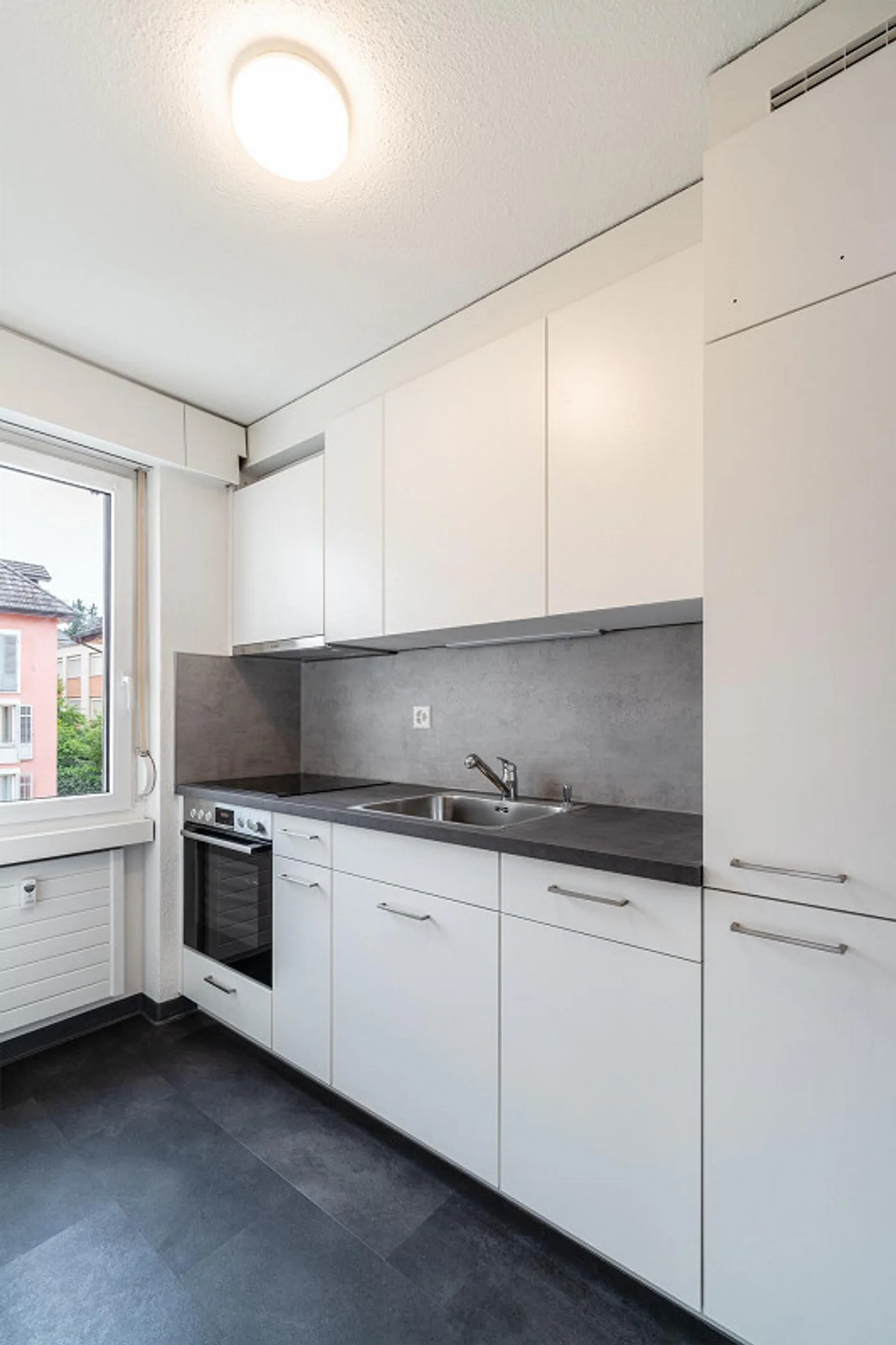 3.5 rooms in a popular location in the Maihof district - Photo 5 of 11