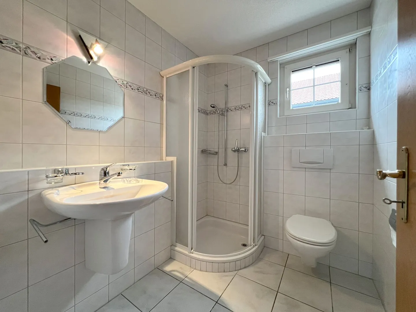 5.5 Room - Single Family House in a Quiet Sunny Location - Photo 7 of 29