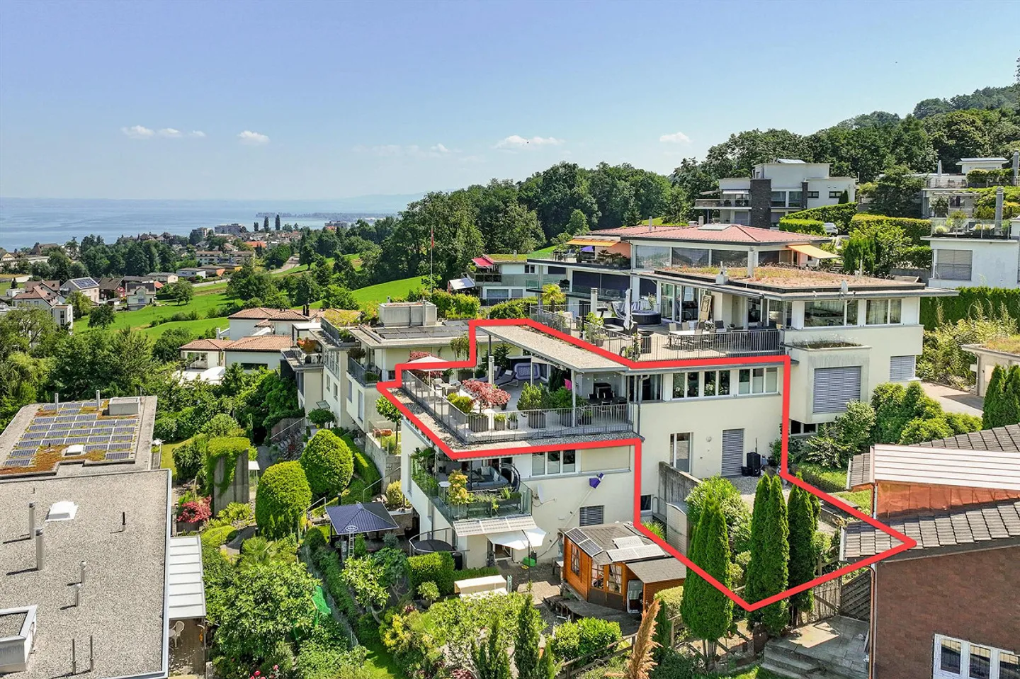 4 1/2 Zimmer-Terrassenhaus mit traumhafter Seesicht - ein Bijou - Foto 2 von 12