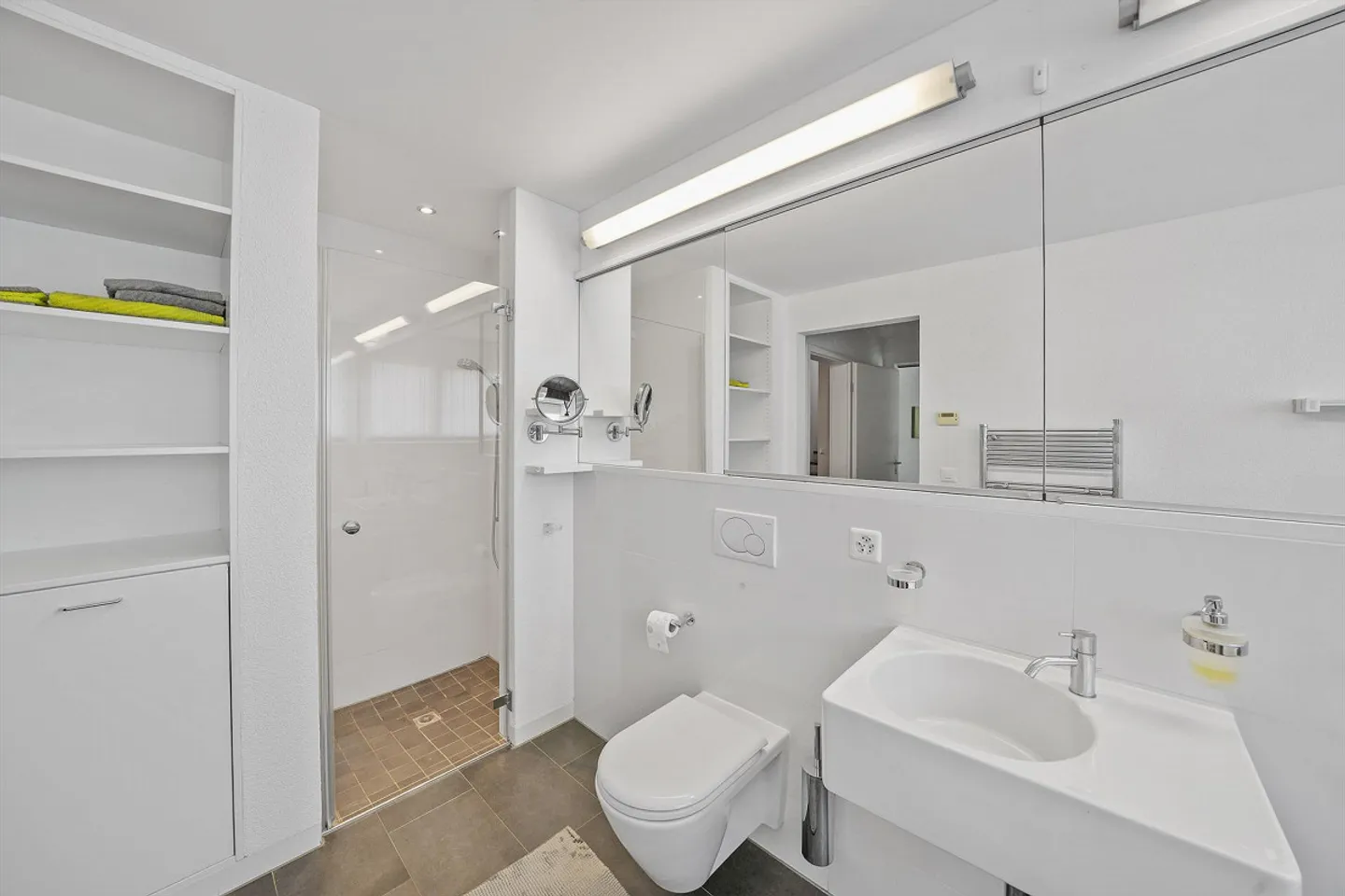4 1/2 Zimmer-Terrassenhaus mit traumhafter Seesicht - ein Bijou - Foto 8 von 12