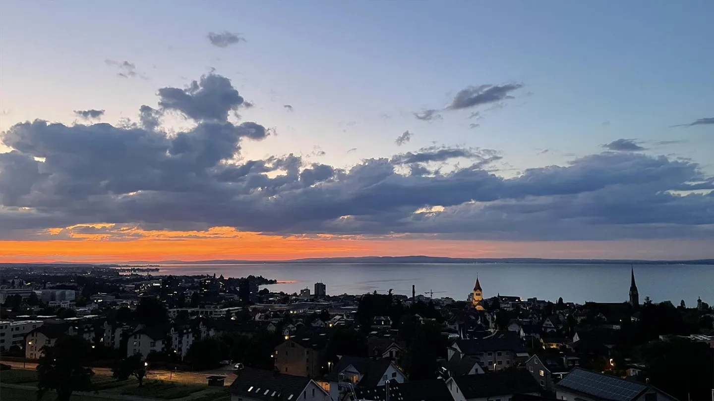4 1/2 Zimmer-Terrassenhaus mit traumhafter Seesicht - ein Bijou - Foto 12 von 12