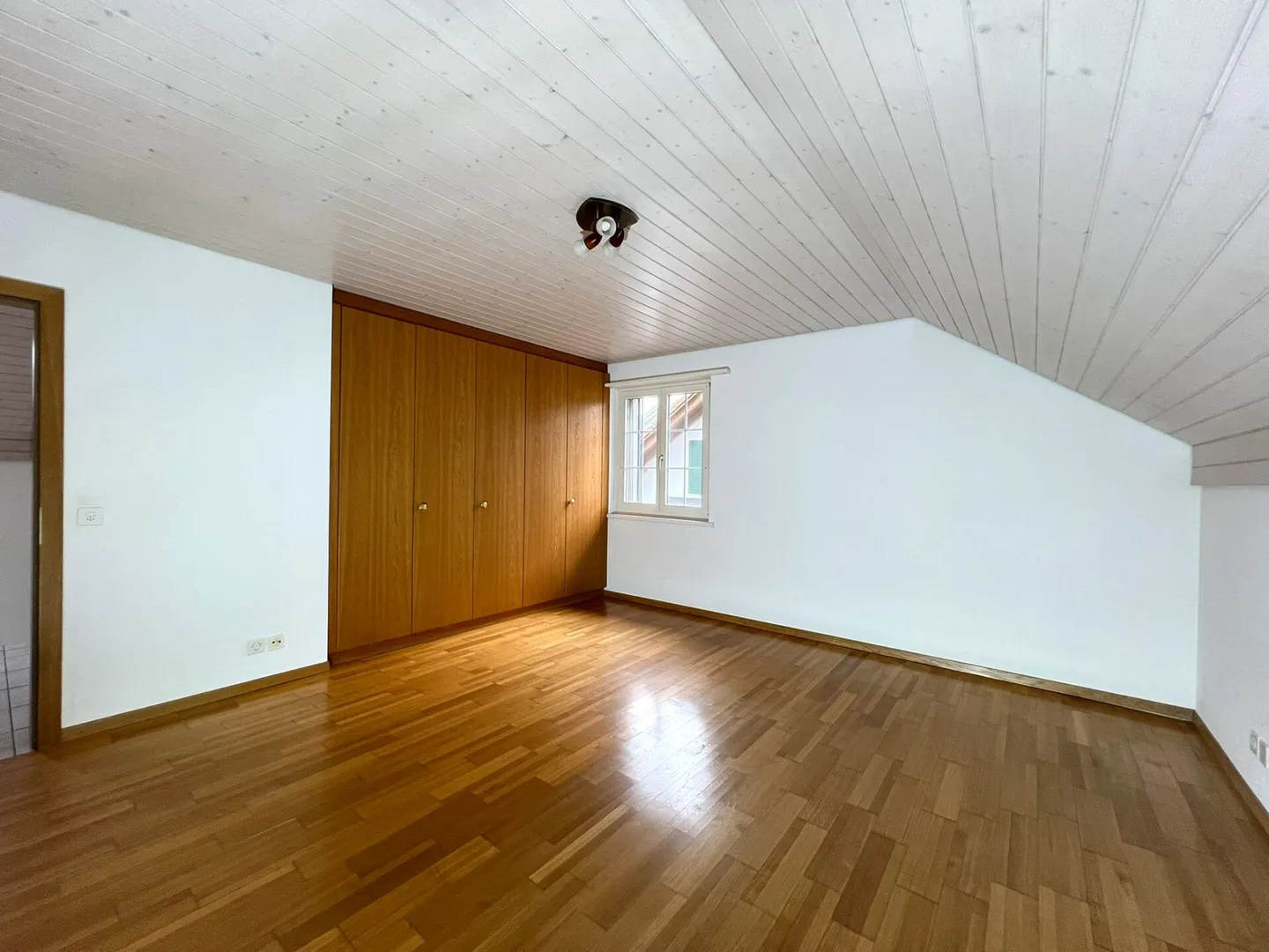 5.5 Room - Single Family House in a Quiet Sunny Location - Photo 21 of 29