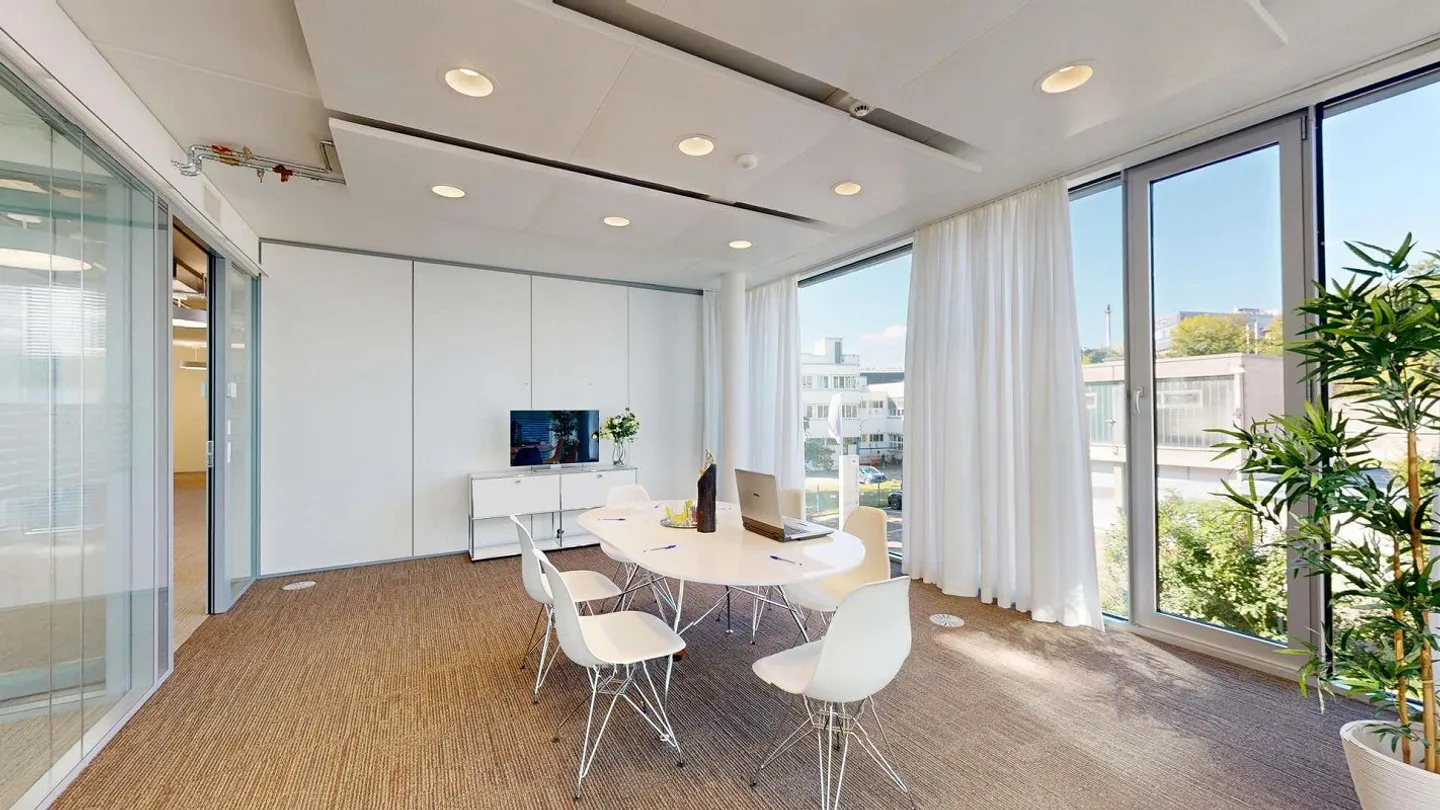 Excellentes surfaces de bureau directement sur les rives du Rhin - Photo 3 sur 21