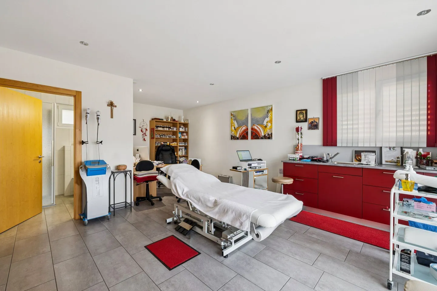 Charming family chalet with professional potential in Erde - Photo 9 of 10