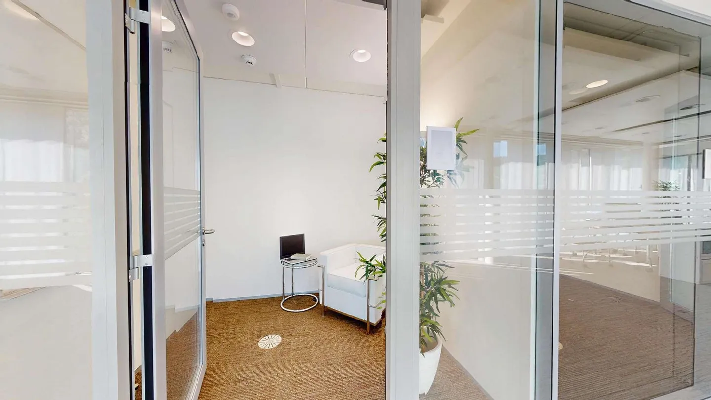 Excellentes surfaces de bureau directement sur les rives du Rhin - Photo 10 sur 21