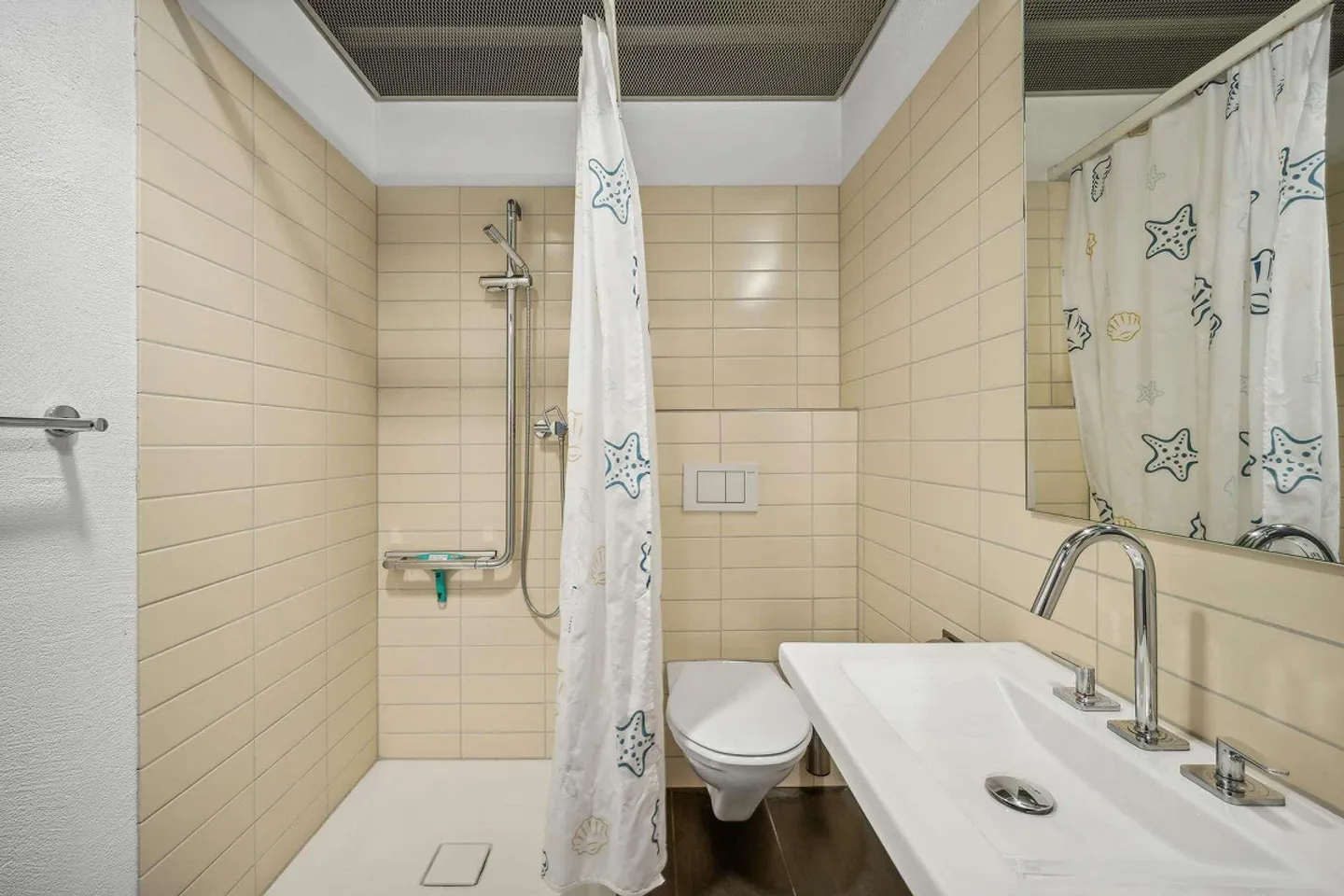 Excellentes surfaces de bureau directement sur les rives du Rhin - Photo 12 sur 21