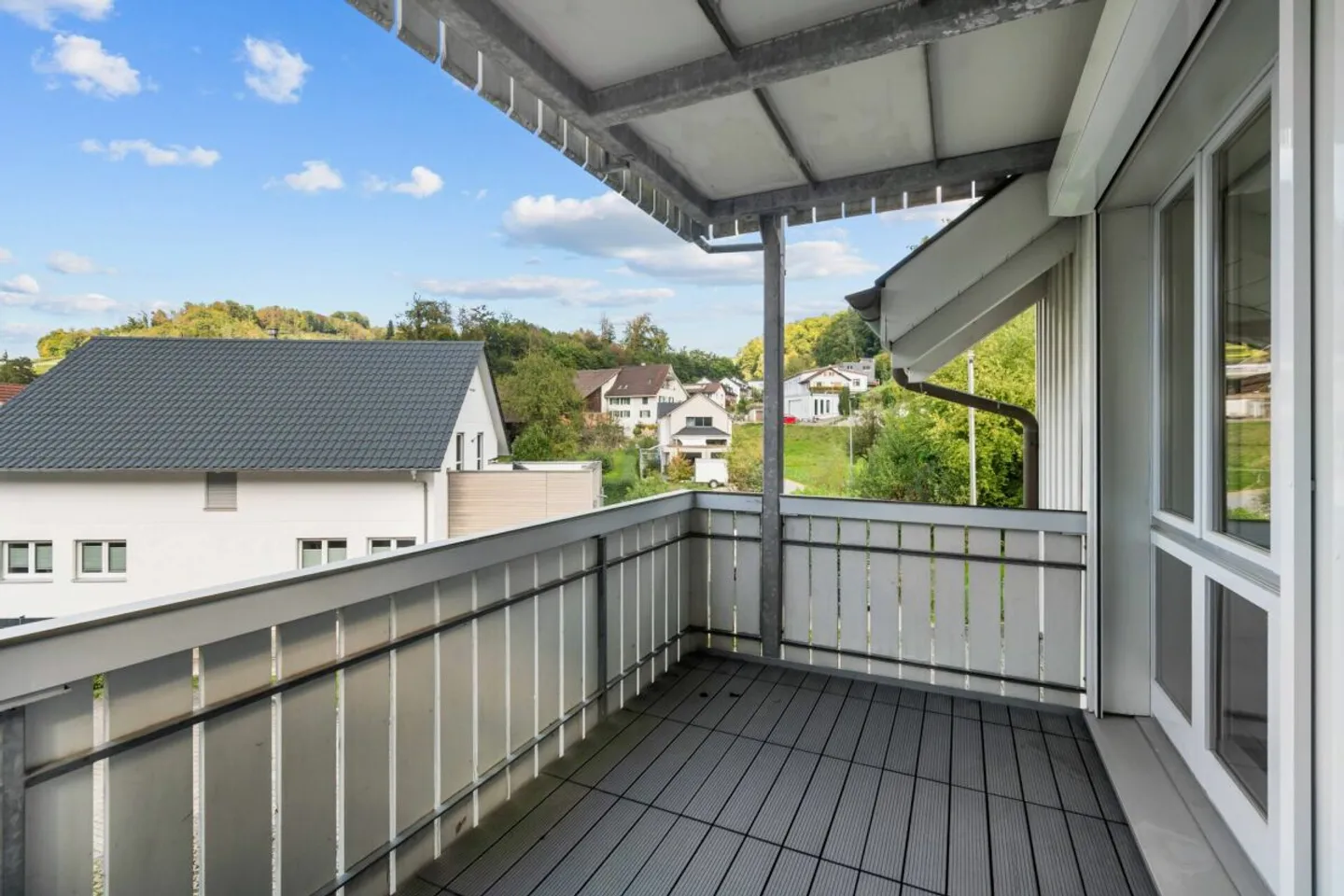 Lichtdurchflutete Maisonettewohnung an idyllischer Lage mit Balkon! - Foto 1 von 9