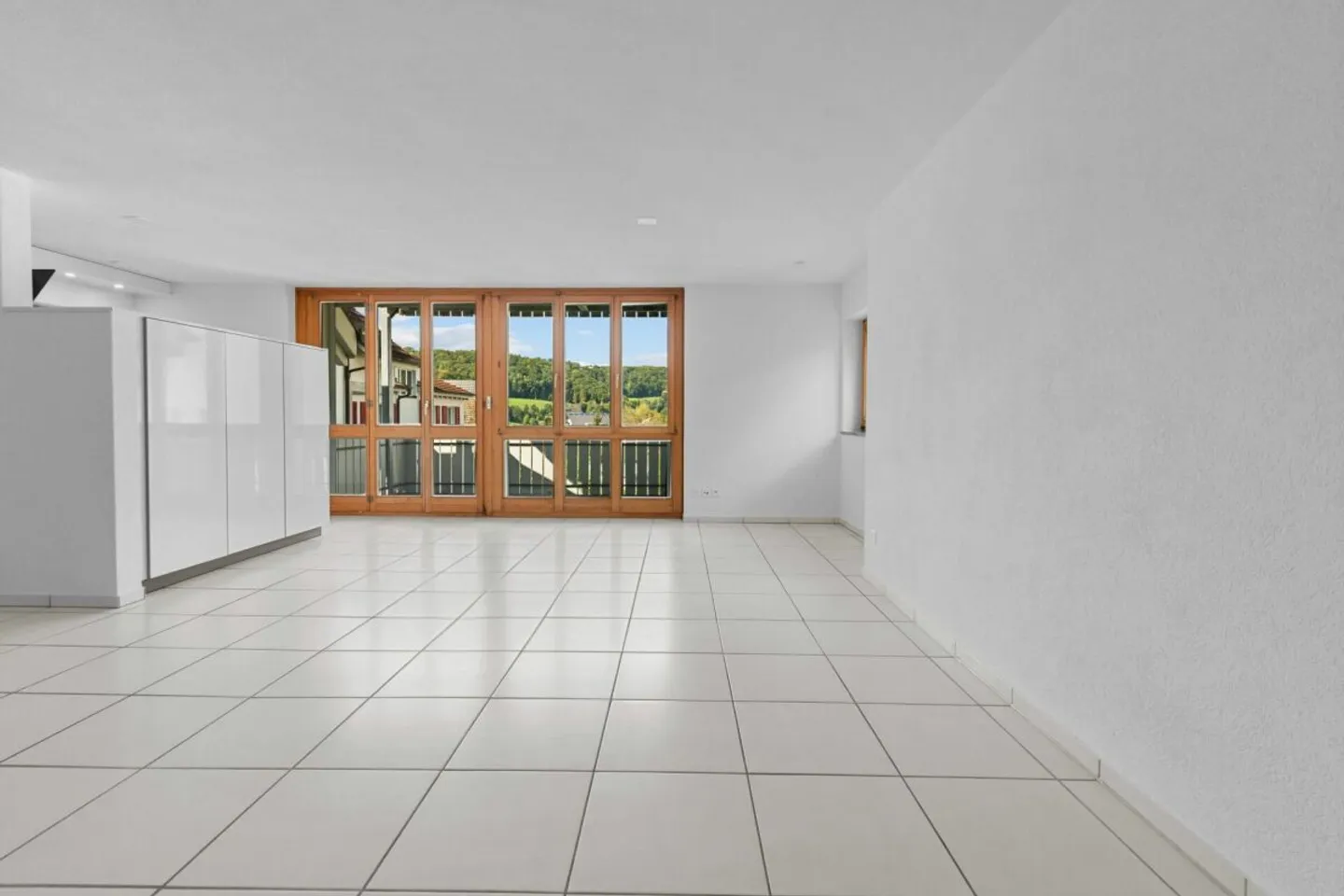 Lichtdurchflutete Maisonettewohnung an idyllischer Lage mit Balkon! - Foto 5 von 9