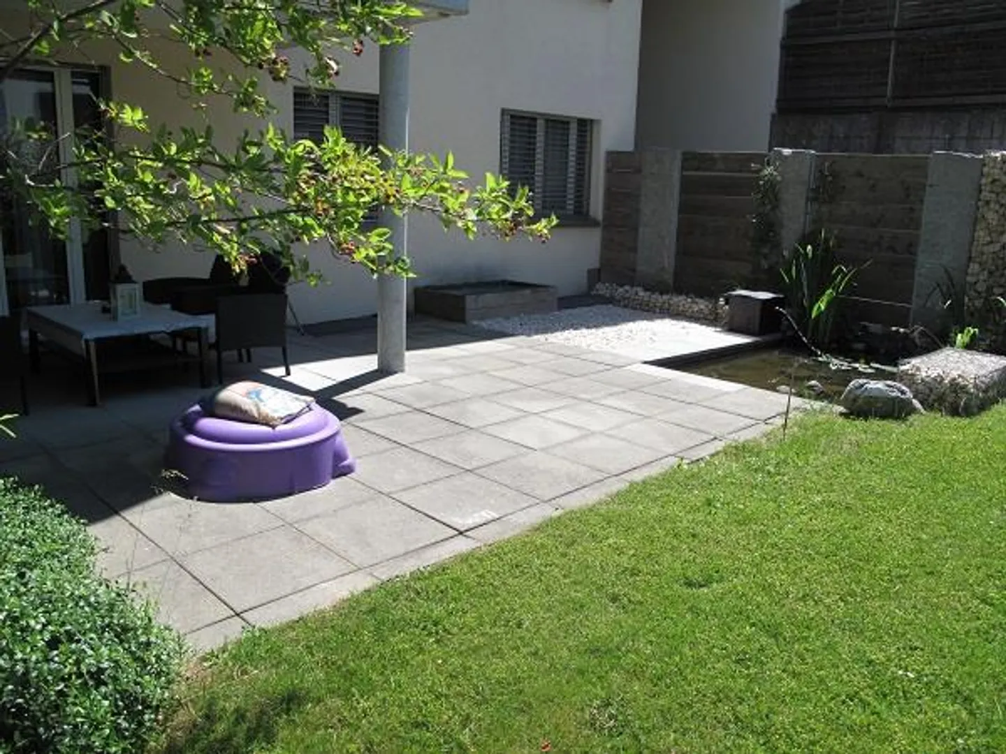 Bright 3.5 Room Garden Apartment Centrally Located - Photo 12 of 16