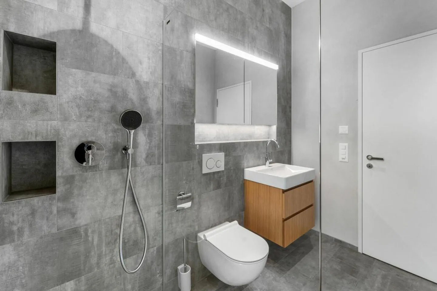 Neubauwohnung mit beeindruckender Raumhöhe und exklusivem Dachgarten - Foto 7 von 9