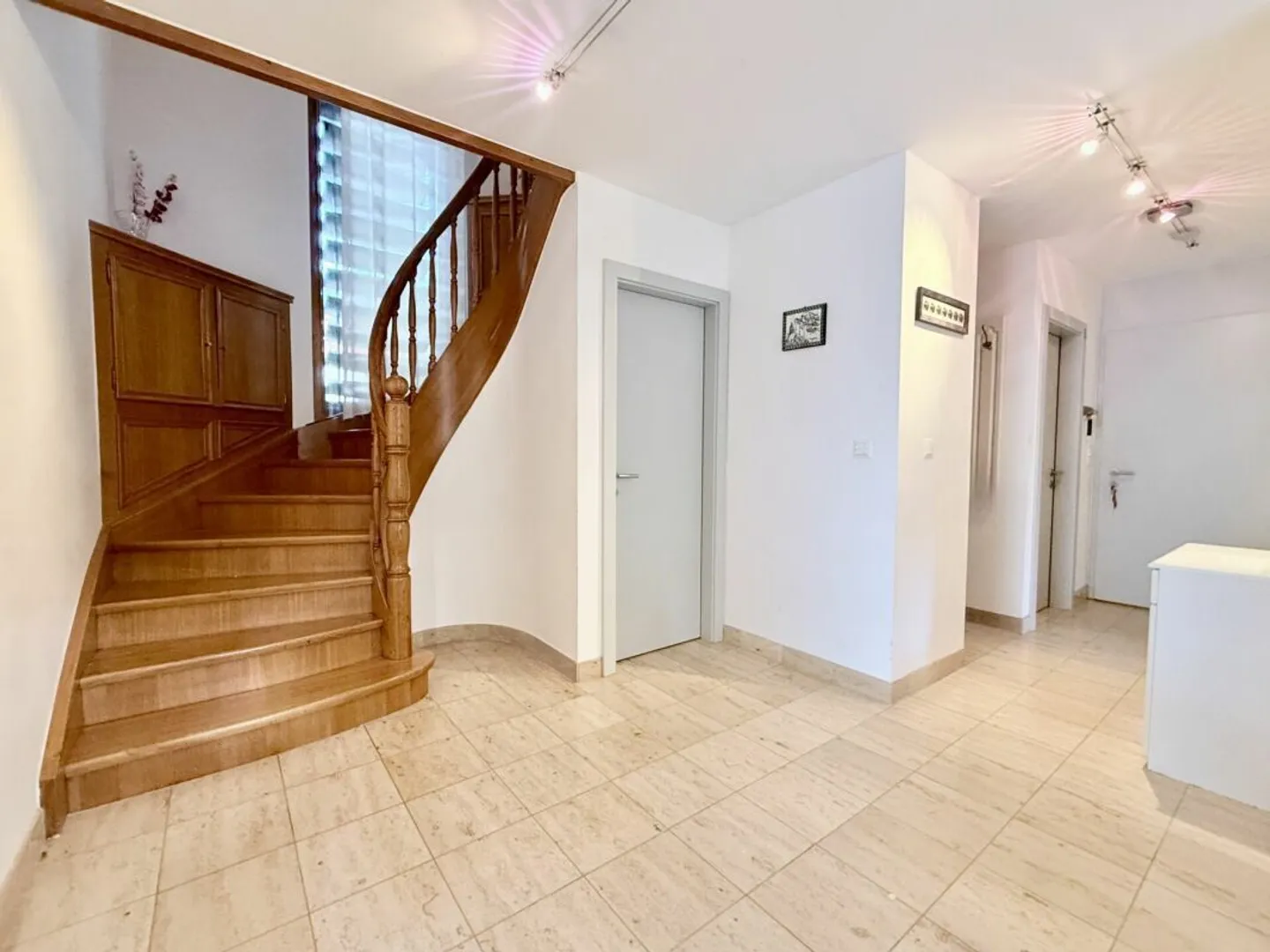 Einzelvilla zum Verkauf im Herzen von Sierre - Foto 2 von 9