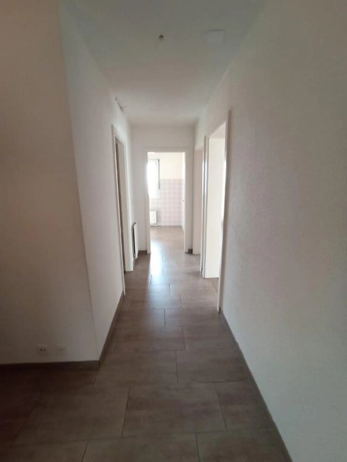 Appartement 2,5 pièces situé au 9ème étage - Photo 3 sur 8