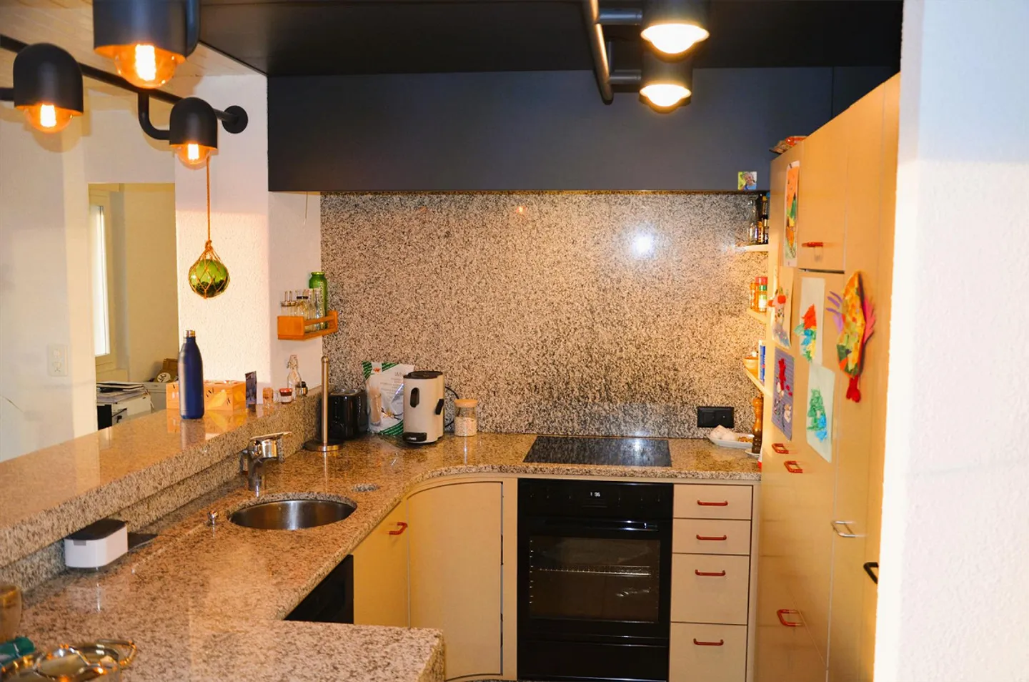 Spacious 5.5-room penthouse apartment with a wide view - Photo 4 of 15