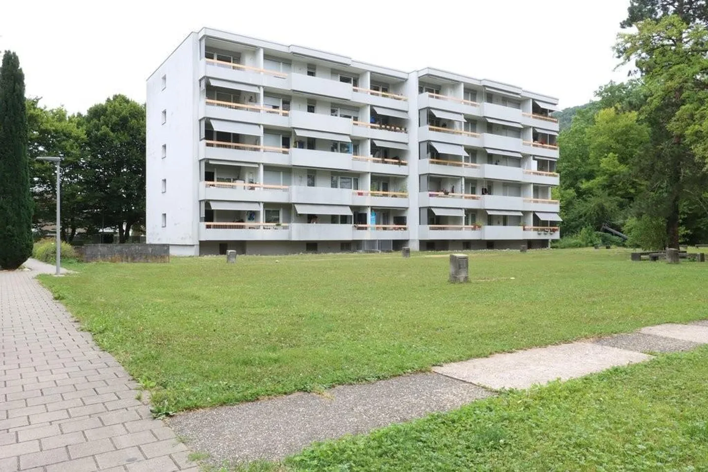 Appartamento luminoso in un ambiente verdeggiante - Foto 1 di 8