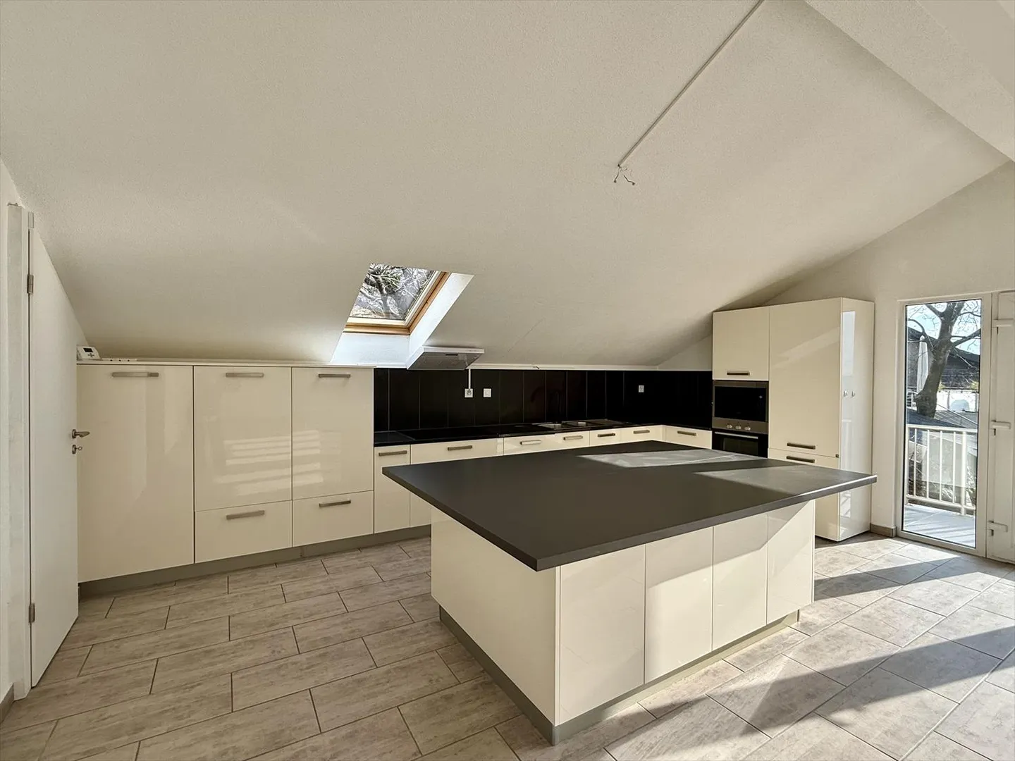 Magnifique appartement de 4,5 pièces - belle terrasse avec vue dégagée - Photo 7 sur 13