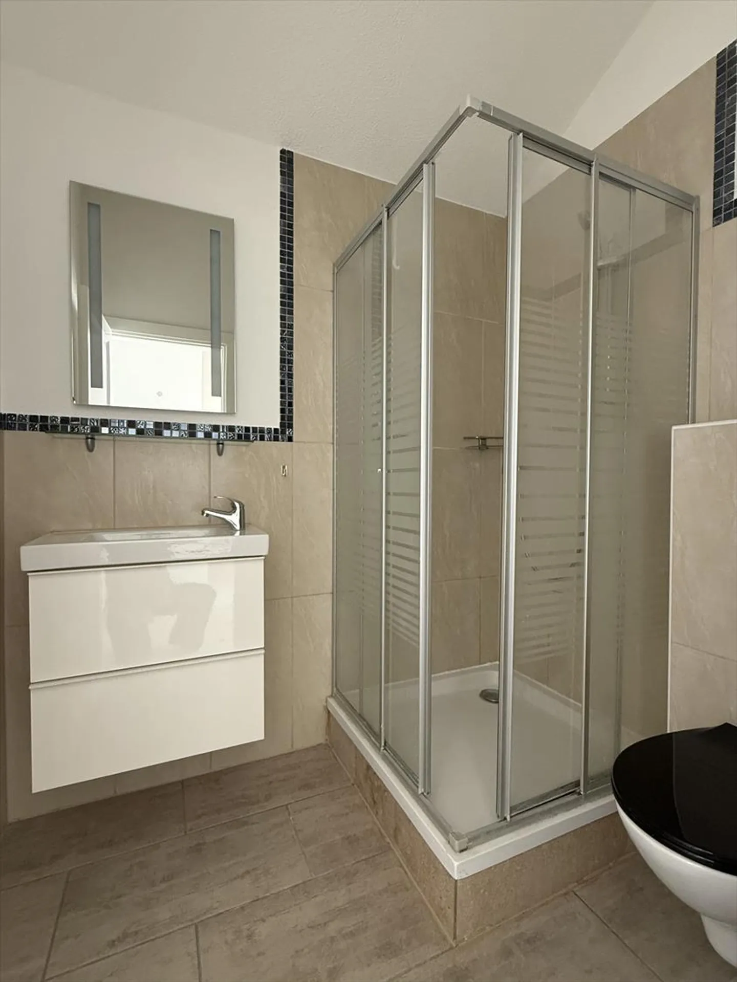 Magnifique appartement de 4,5 pièces - belle terrasse avec vue dégagée - Photo 10 sur 13