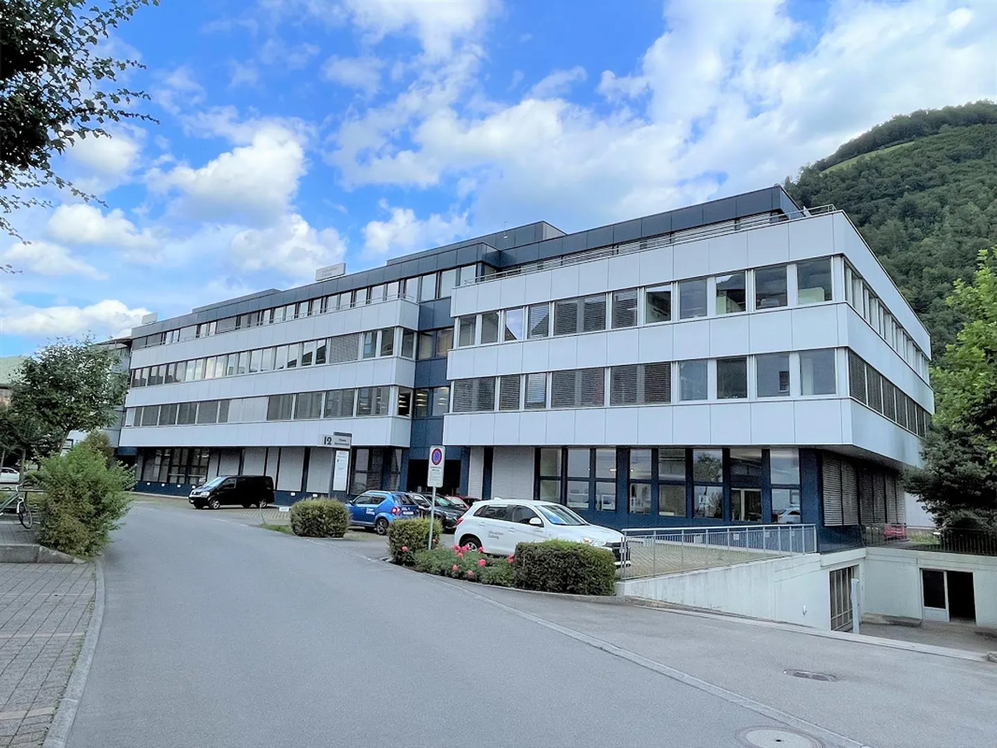 Spazio ufficio con opzioni di espansione flessibili - Lavorare nel centro di Stans - Foto 1 di 8