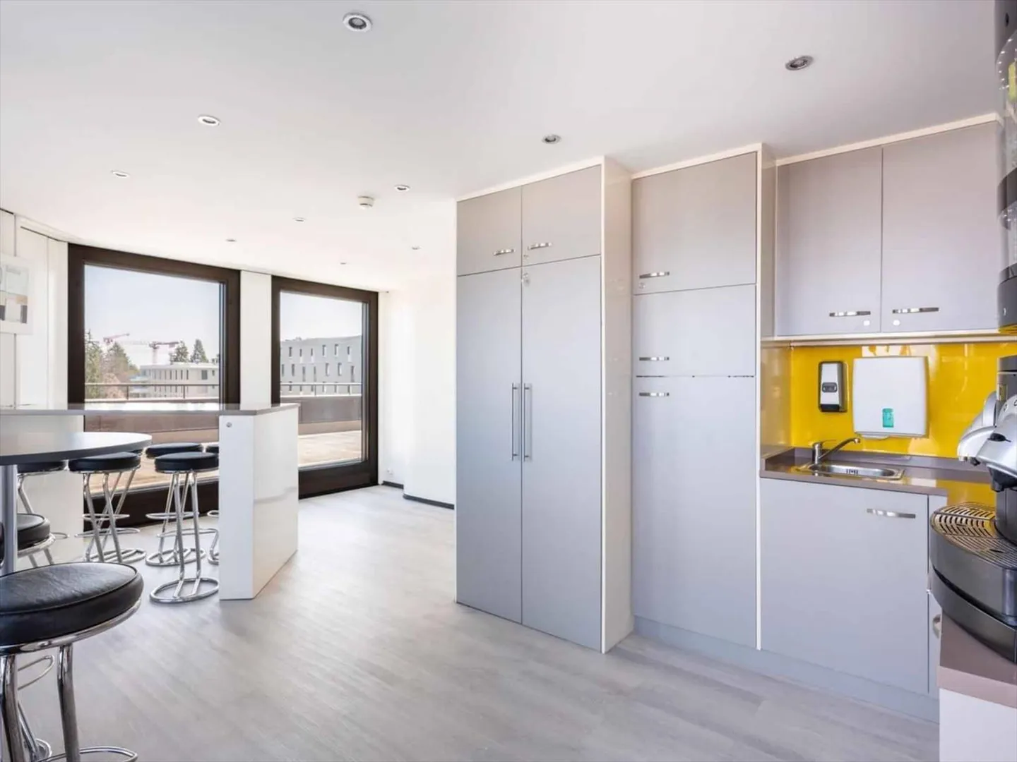 Espace de bureau ouvert tout compris pour vous-même et votre équipe à Regus Balexert Tower - Photo 3 sur 3