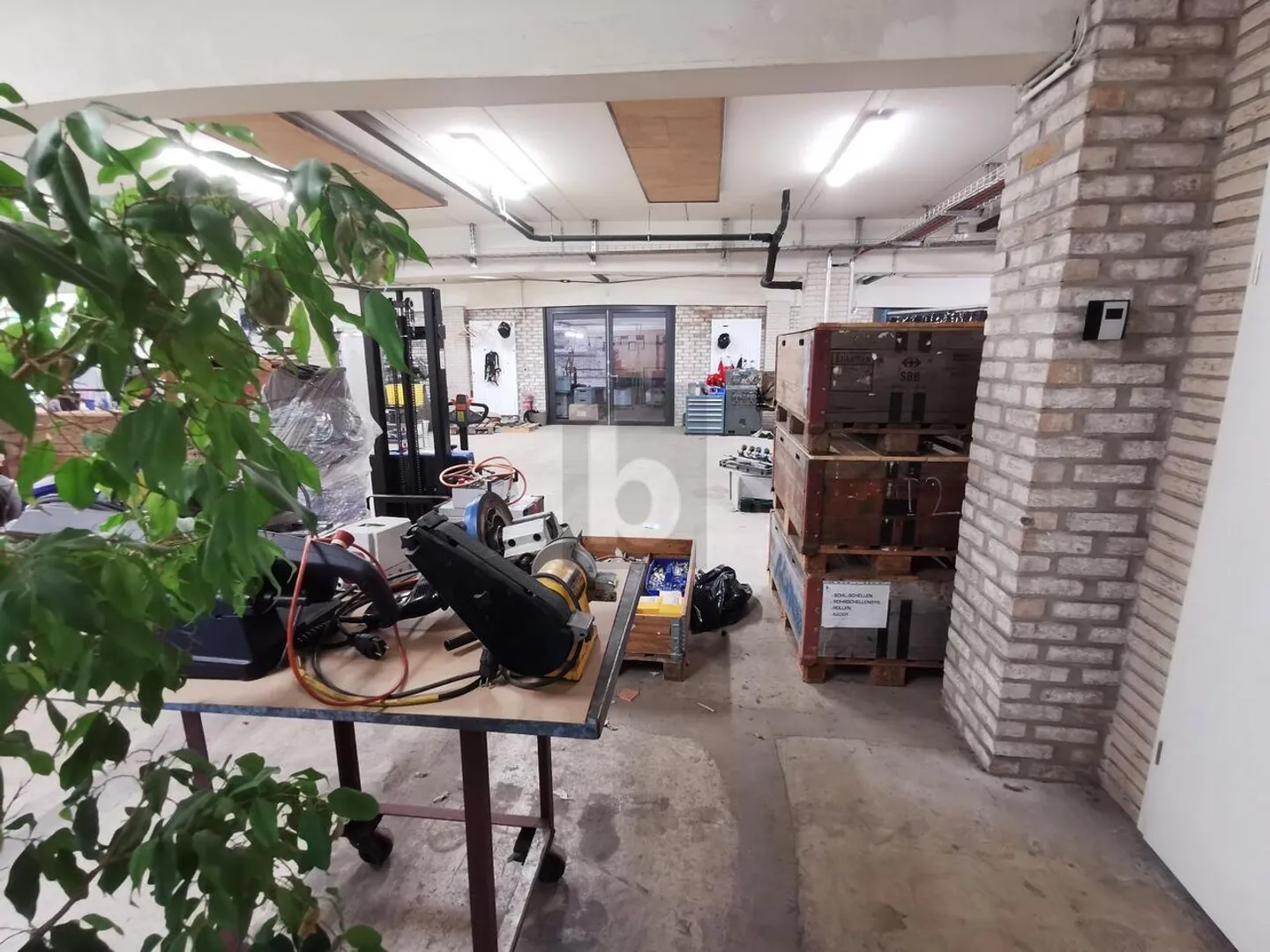 Immeuble mixte à louer - Photo 2 sur 6