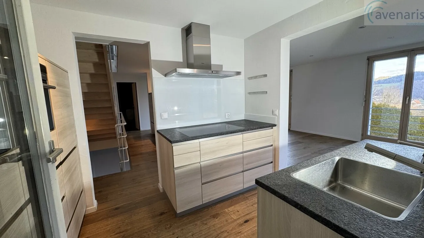 Ampia casa di 4,5 stanze con vista splendida - Foto 3 di 23
