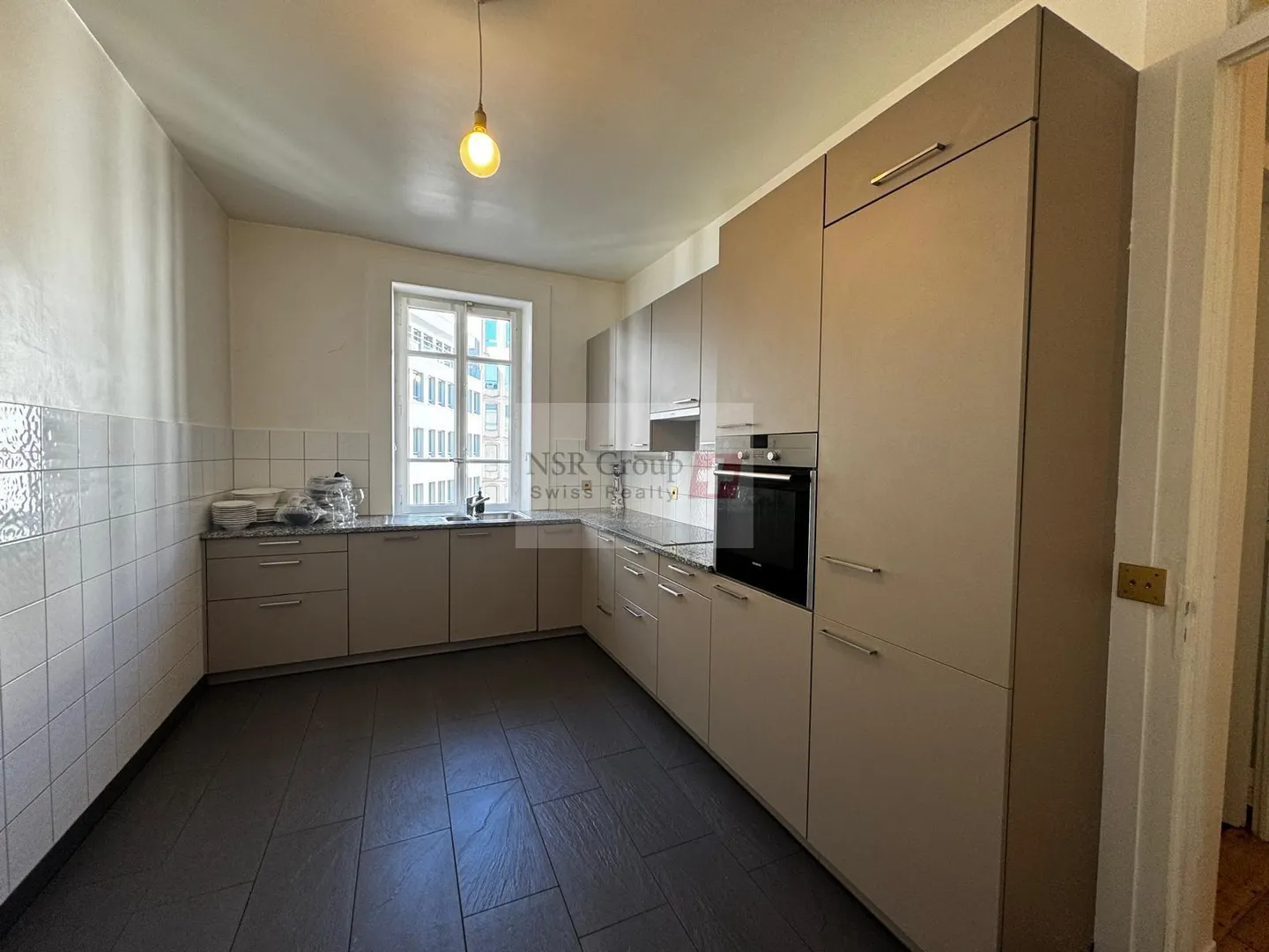 DA AFFITTARE? SUPERBO APPARTAMENTO DI 5 STANZE SUL BOULEVARD HELVETICO - Foto 4 di 4