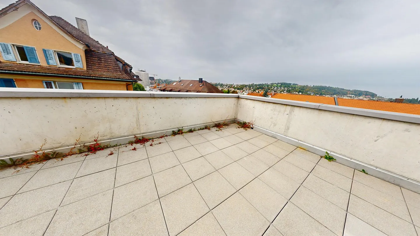 High up: Living with a view & CHF 1,600 furniture bonus! - Photo 3 of 6