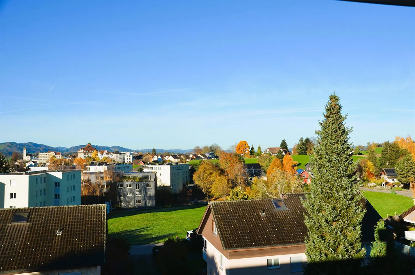 Spacious 5.5-room penthouse apartment with a wide view - Photo 12 of 15