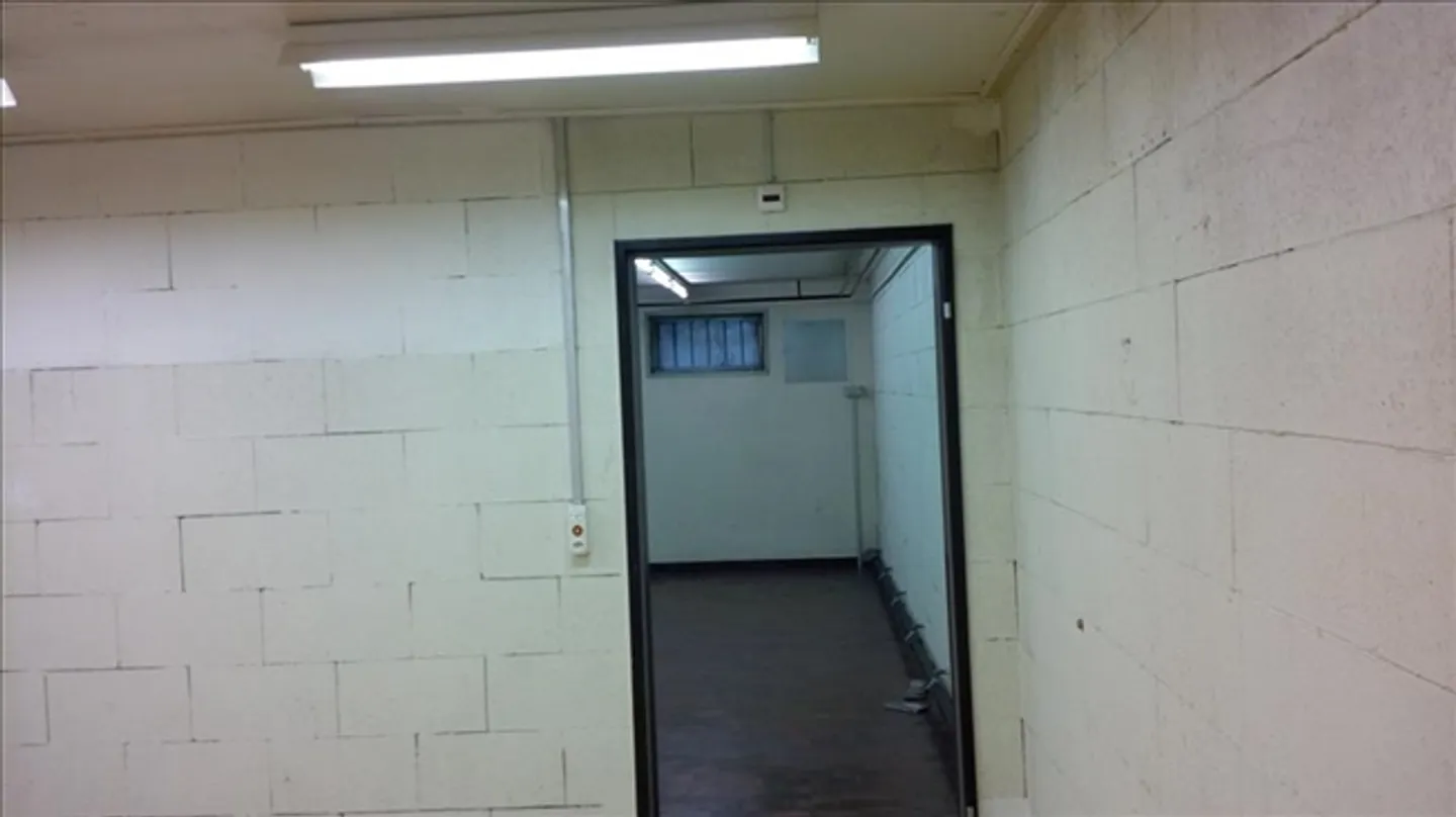 Espace Commercial Spacieux - Photo 2 sur 2