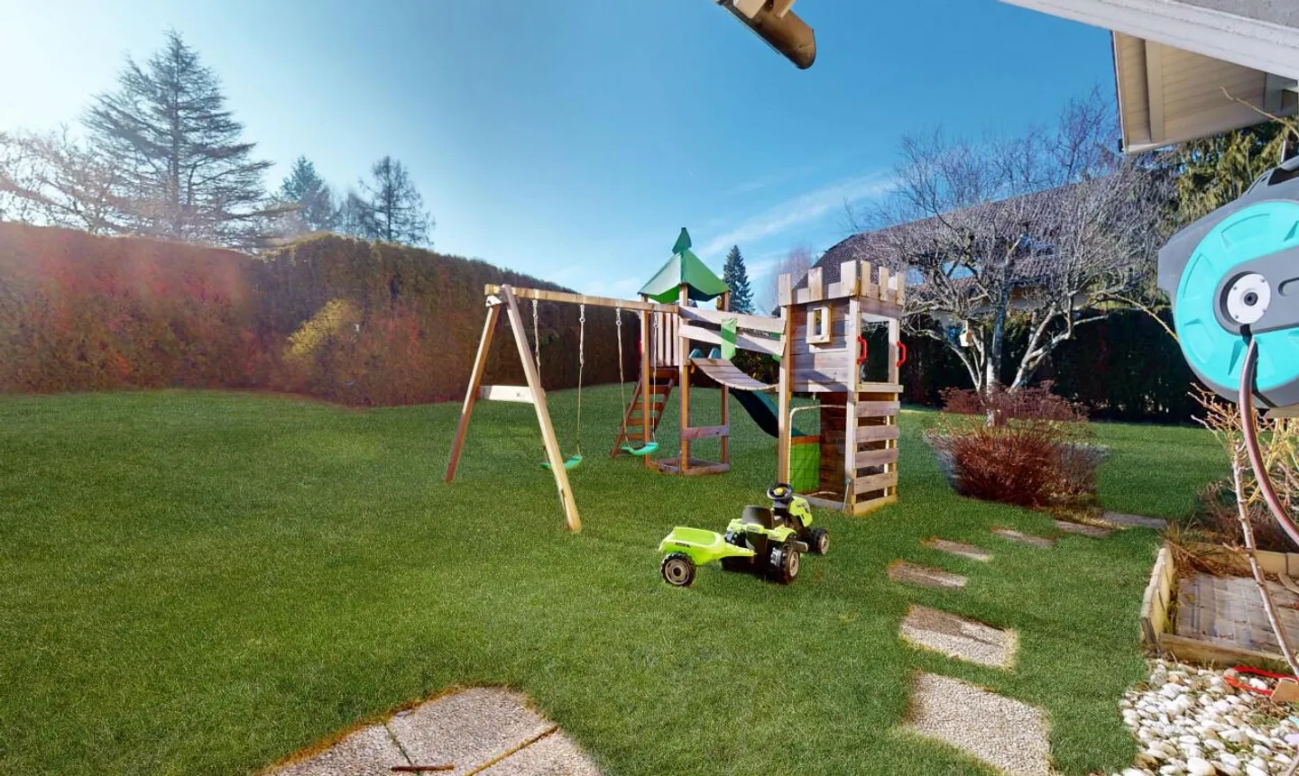 BRIGHT VILLA IN A QUIET LOCATION, BETWEEN NATURE AND CLOSE TO LAUSANNE - Photo 7 of 13