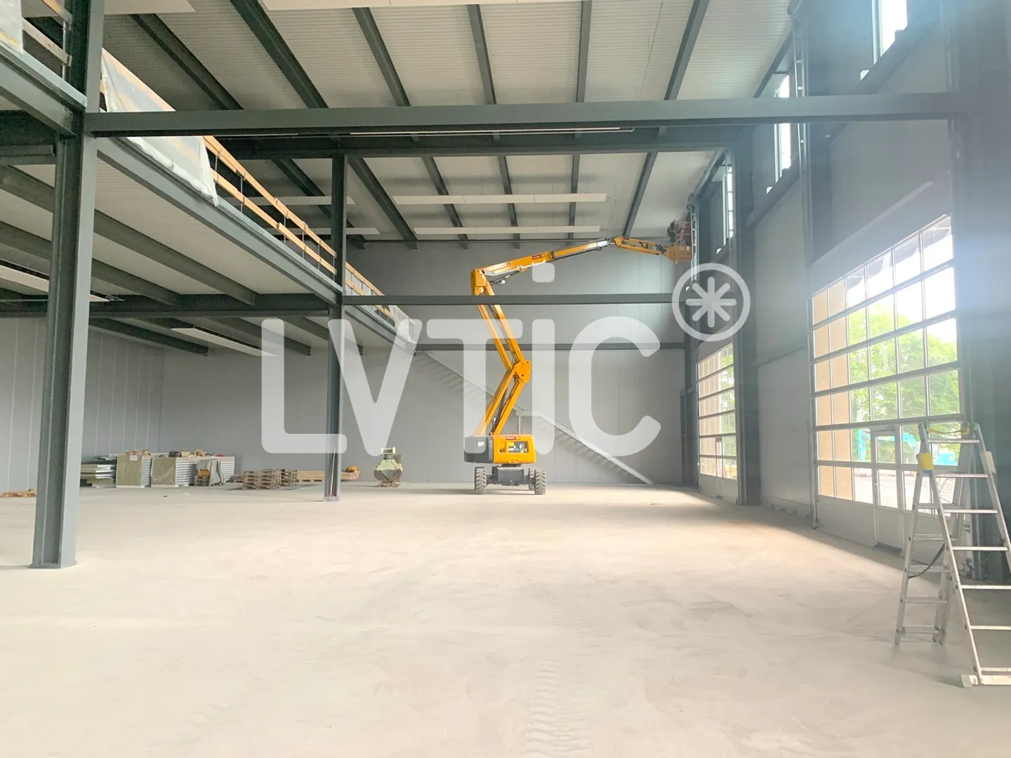 Industriehalle, Werkstätten, Lagerräume ab 500 m2 in Saint-Aubin zu vermieten - Foto 2 von 8