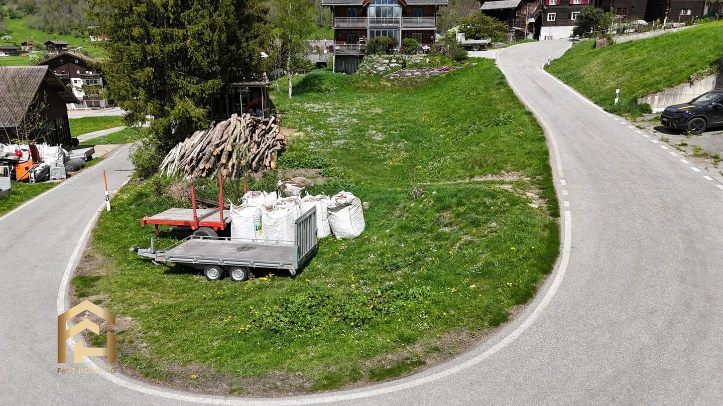 Attractive building land in the village zone in the tranquil Fieschertal - Photo 3 of 8