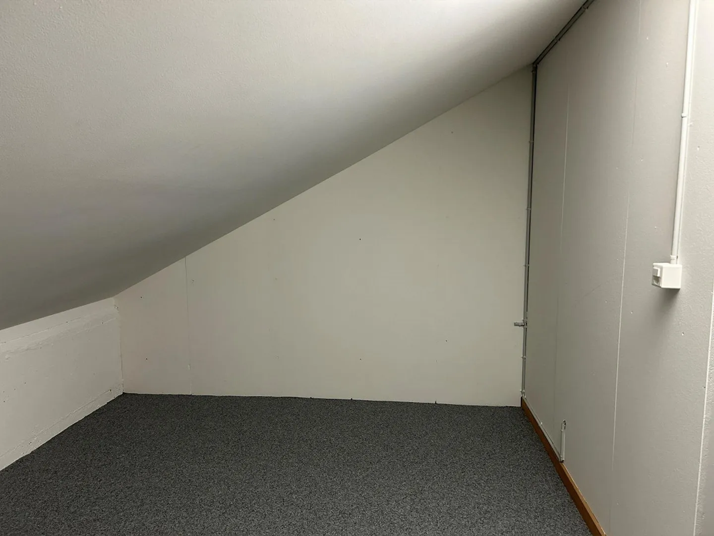 Appartamenti mansardati ristrutturati vicino alla stazione centrale - Foto 9 di 10