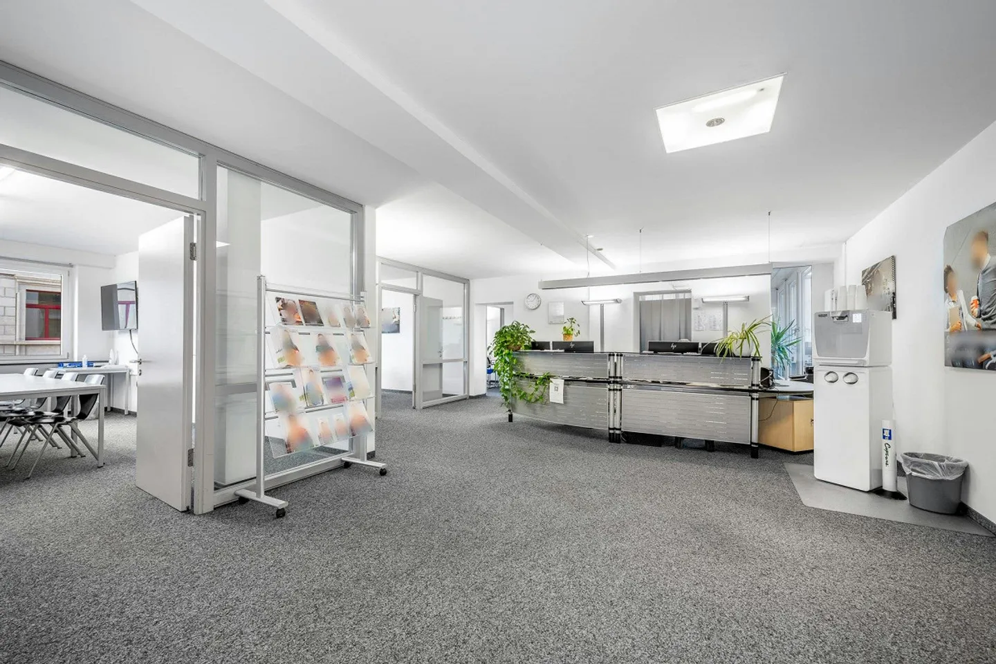 Due spazi per uffici sviluppati (circa 250 m²) direttamente alla HB Zurigo - Top ... - Foto 7 di 13