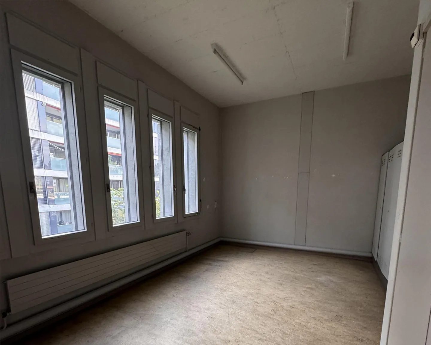 Office Location at the Train Station - Office and Commercial Spaces in Wetzikon - Photo 5 of 7