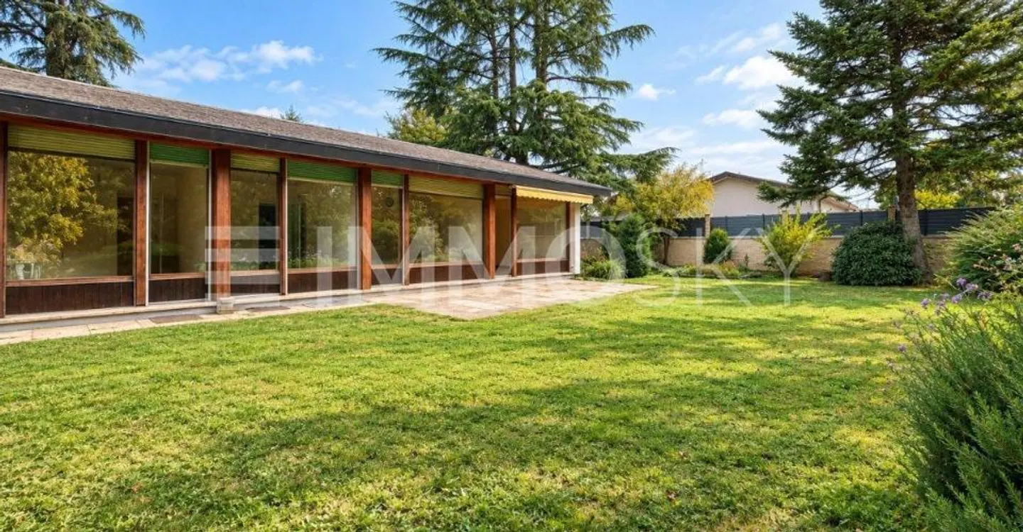 House with great potential in the heart of Confignon - Photo 3 of 5
