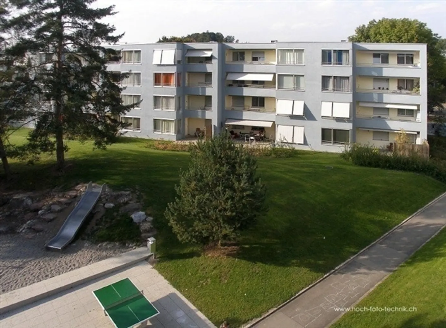 Beautiful 4-room apartment in a green location - Photo 1 of 9