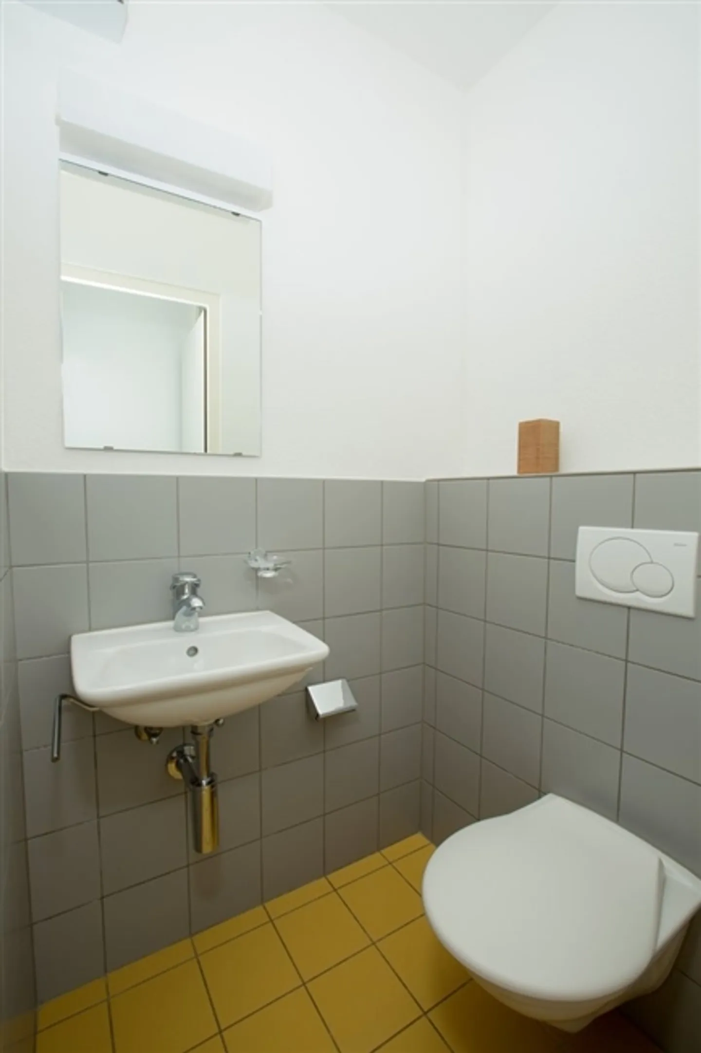 Beautiful 4-room apartment in a green location - Photo 4 of 9