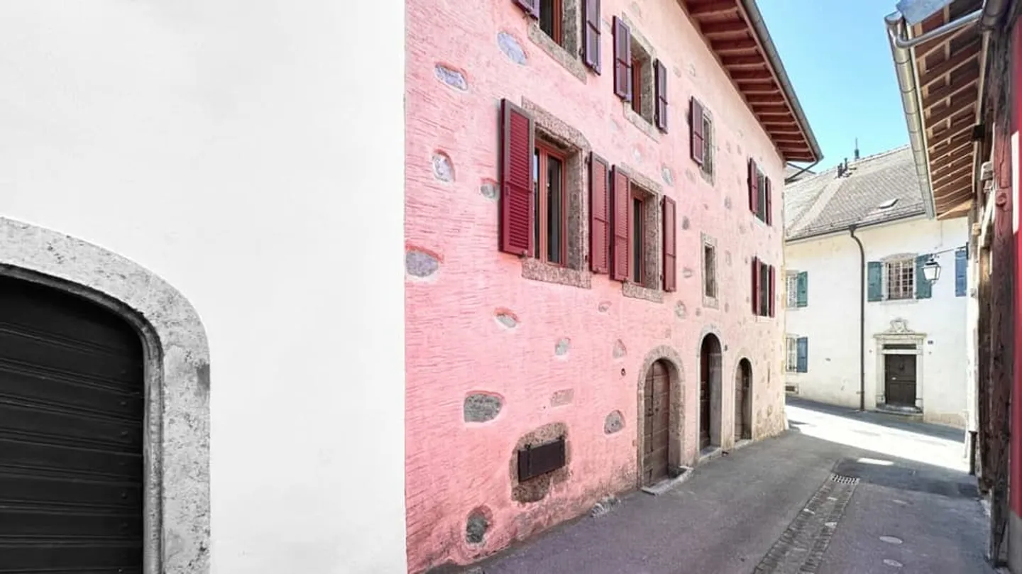 Magnificent 3.5-room apartment with character - Photo 1 of 13