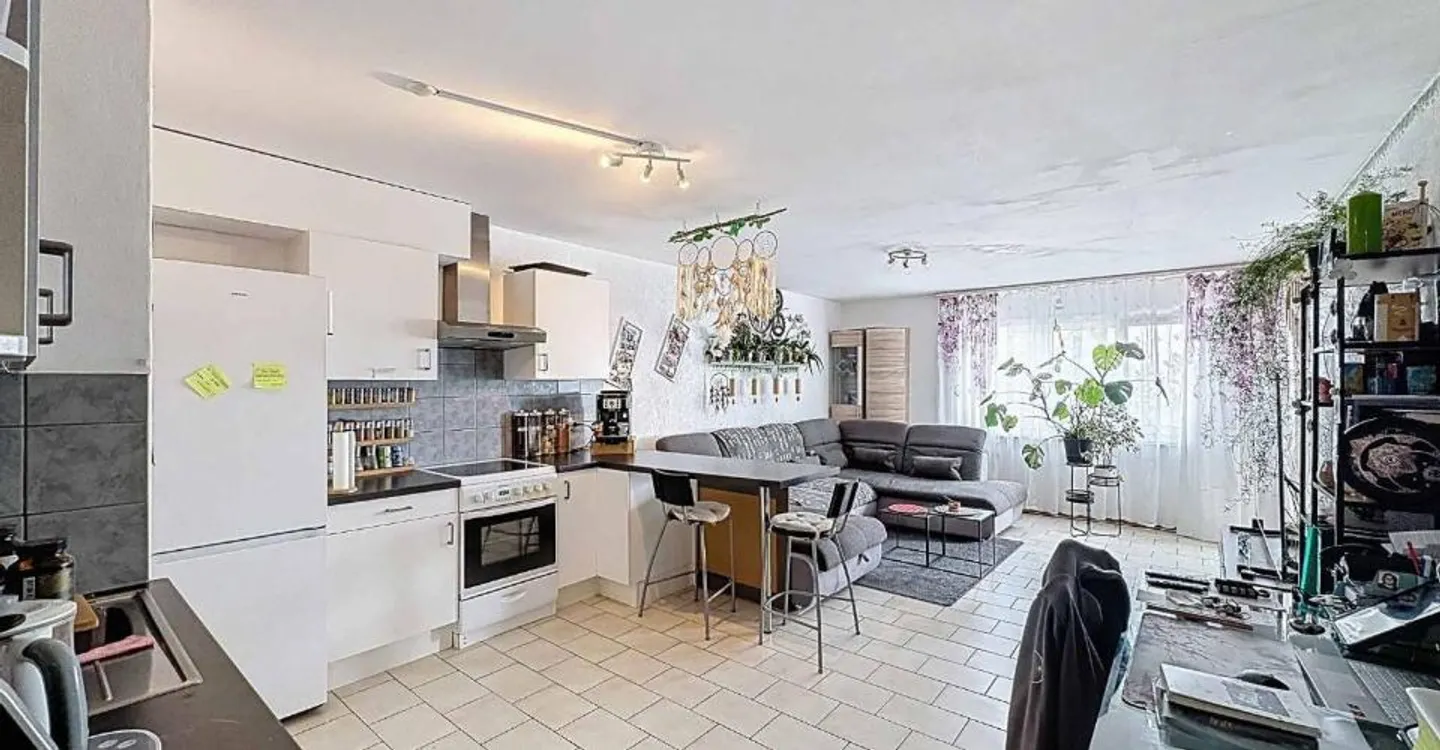 Elegant 2.5 rooms with balcony in a peaceful setting - Photo 3 of 5