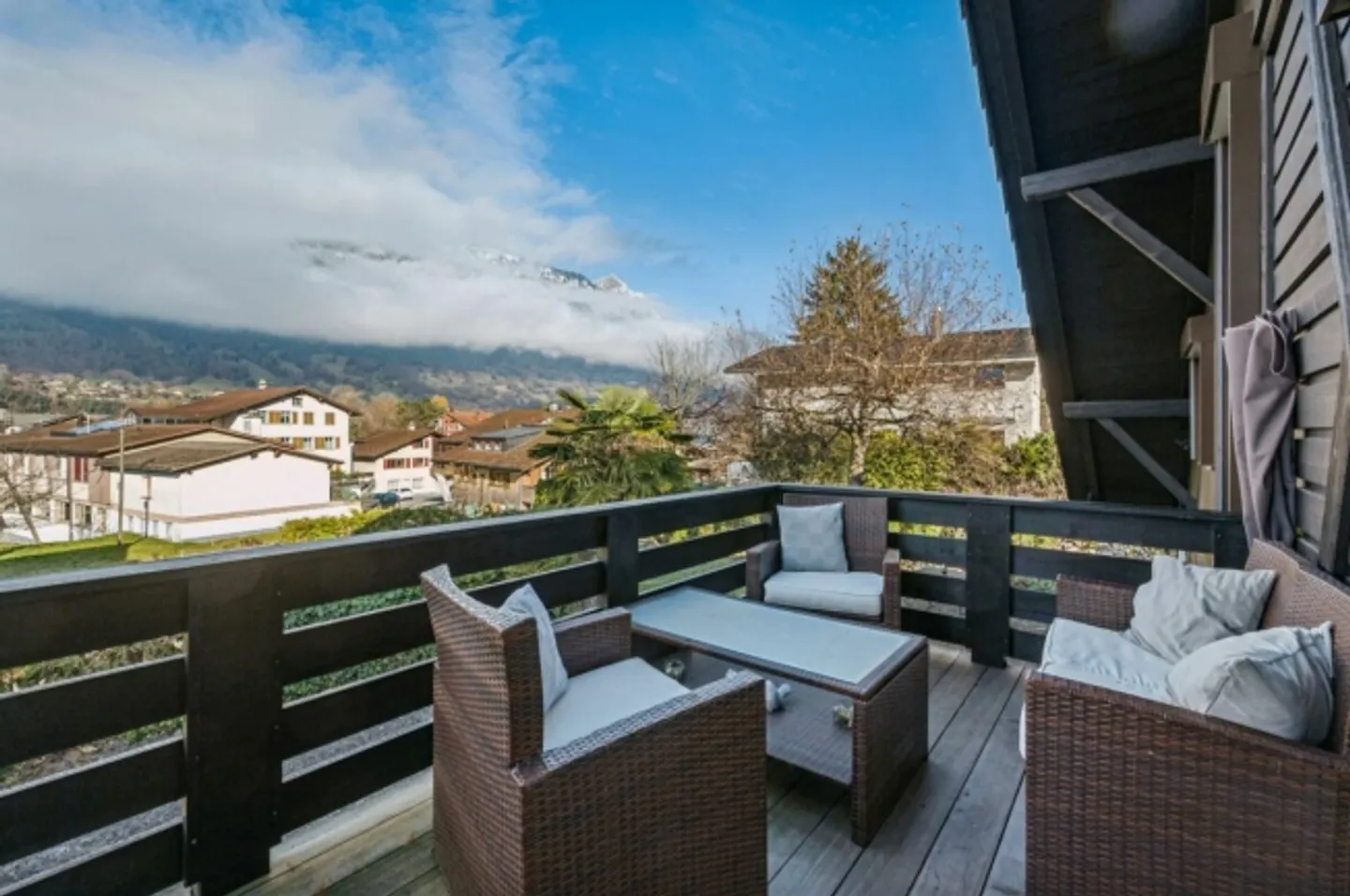 Bijou résidentiel compact entre montagnes et lacs - Photo 9 sur 13