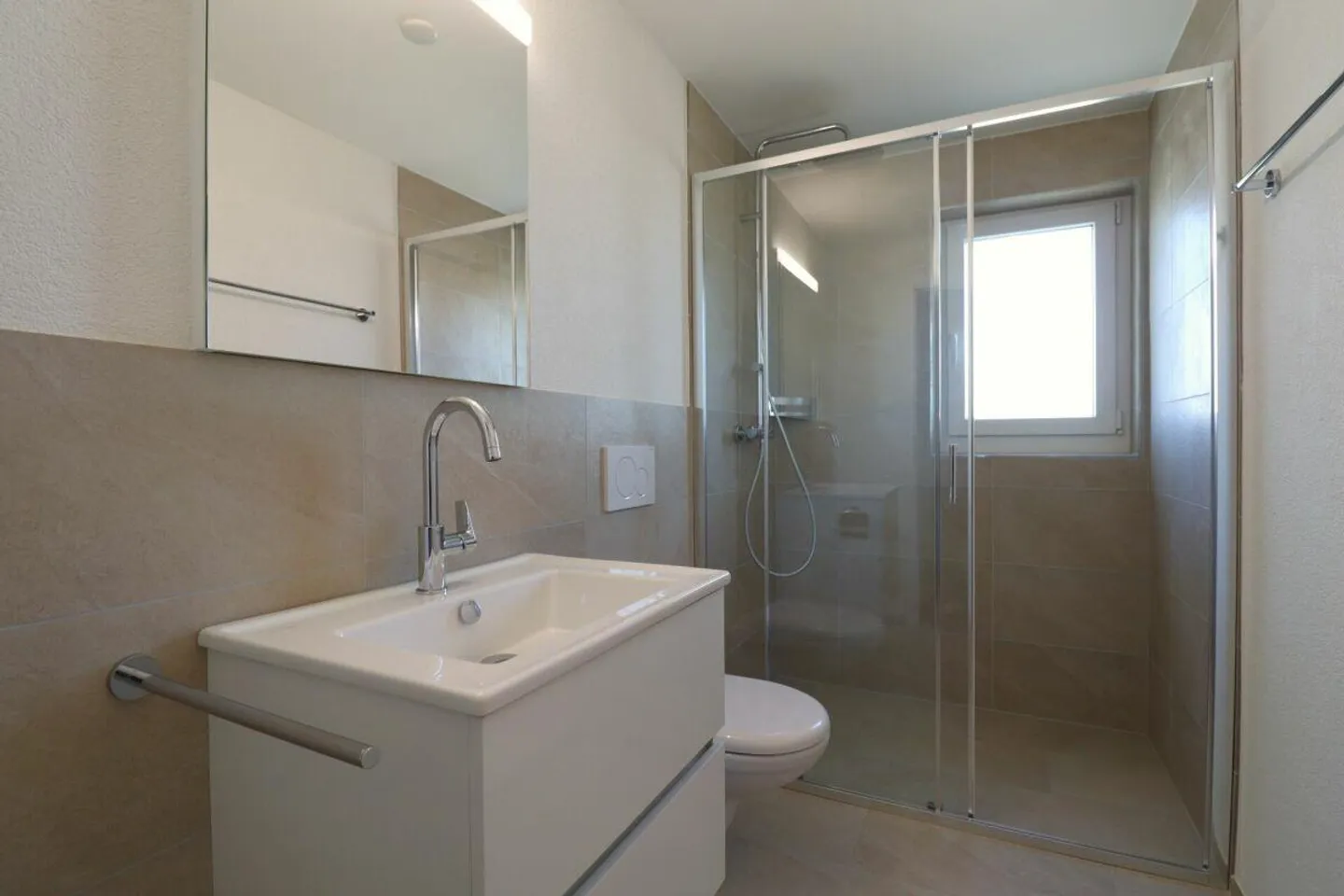 Beautiful 3.5 room newly renovated - Photo 4 of 7