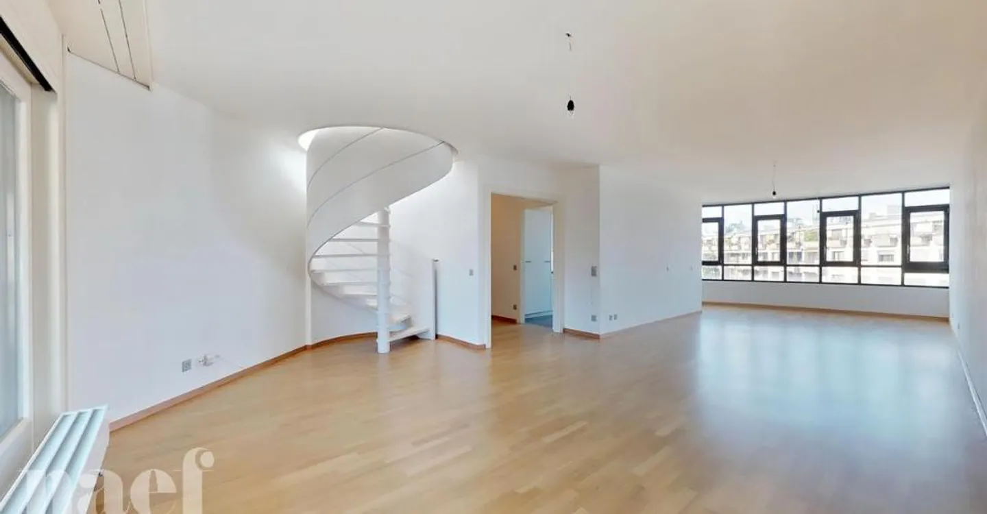Bellissimo duplex a Carouge situato in Rue des Caroubiers 15 - Foto 3 di 11