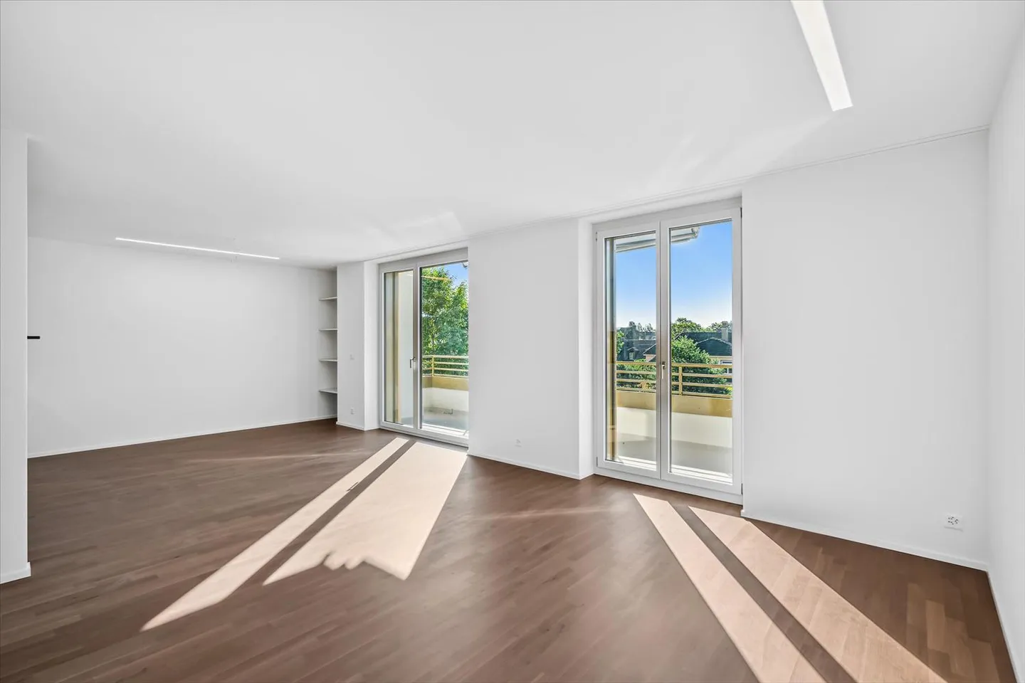 Bel appartement de 2,5 pièces de 67m2, moderne et entièrement rénové avec balcon - Photo 4 sur 12